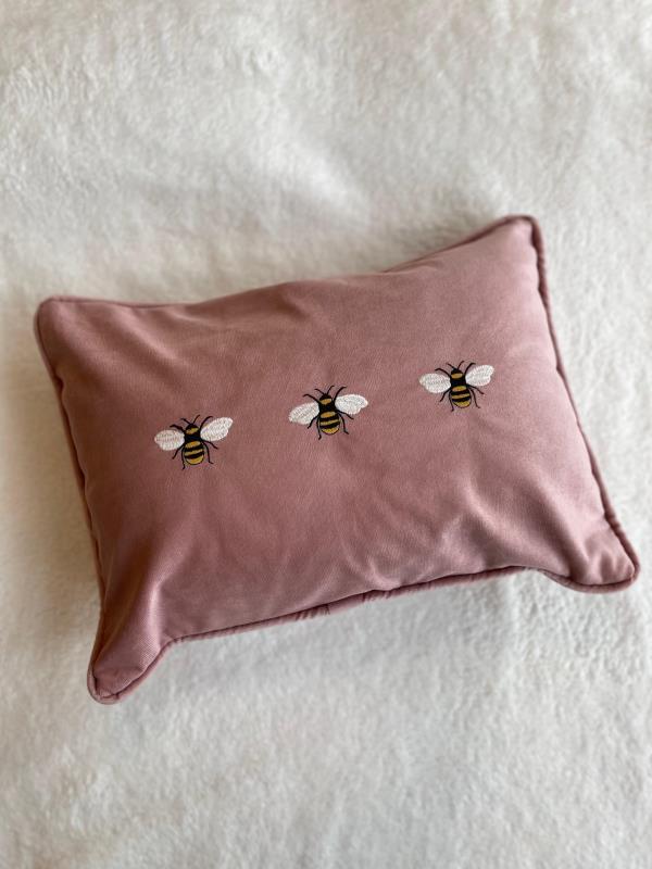 ALMOHADON 35*50 PANA ABEJITAS