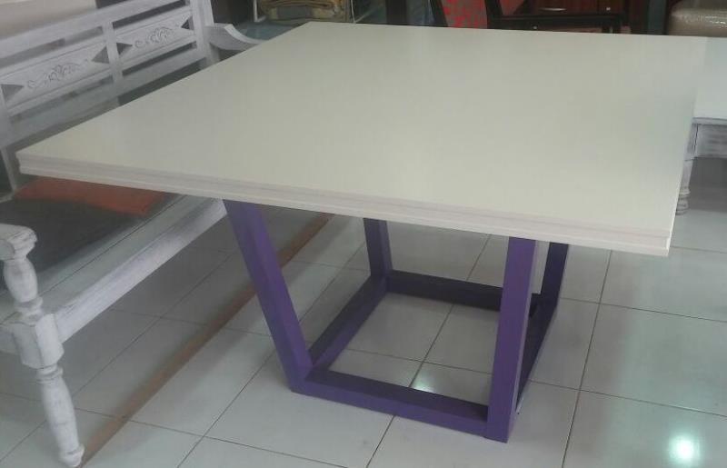 MESA CUADRA. 1.30 JULIA