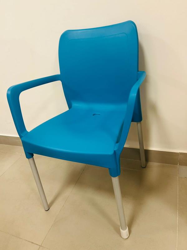 SILLA MARA C/APOYABRAZO CELESTE